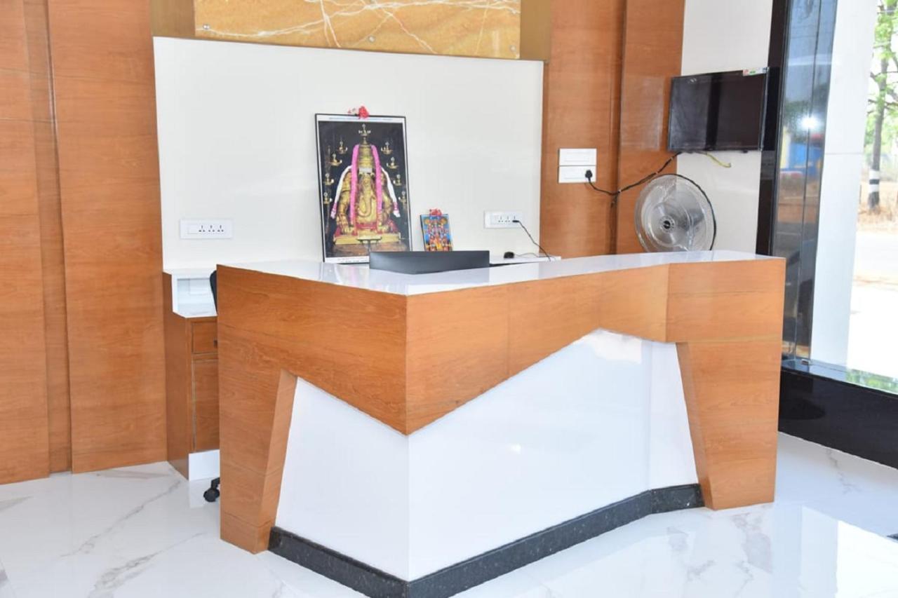 Ganesh Meridian Tiruppattur Extérieur photo