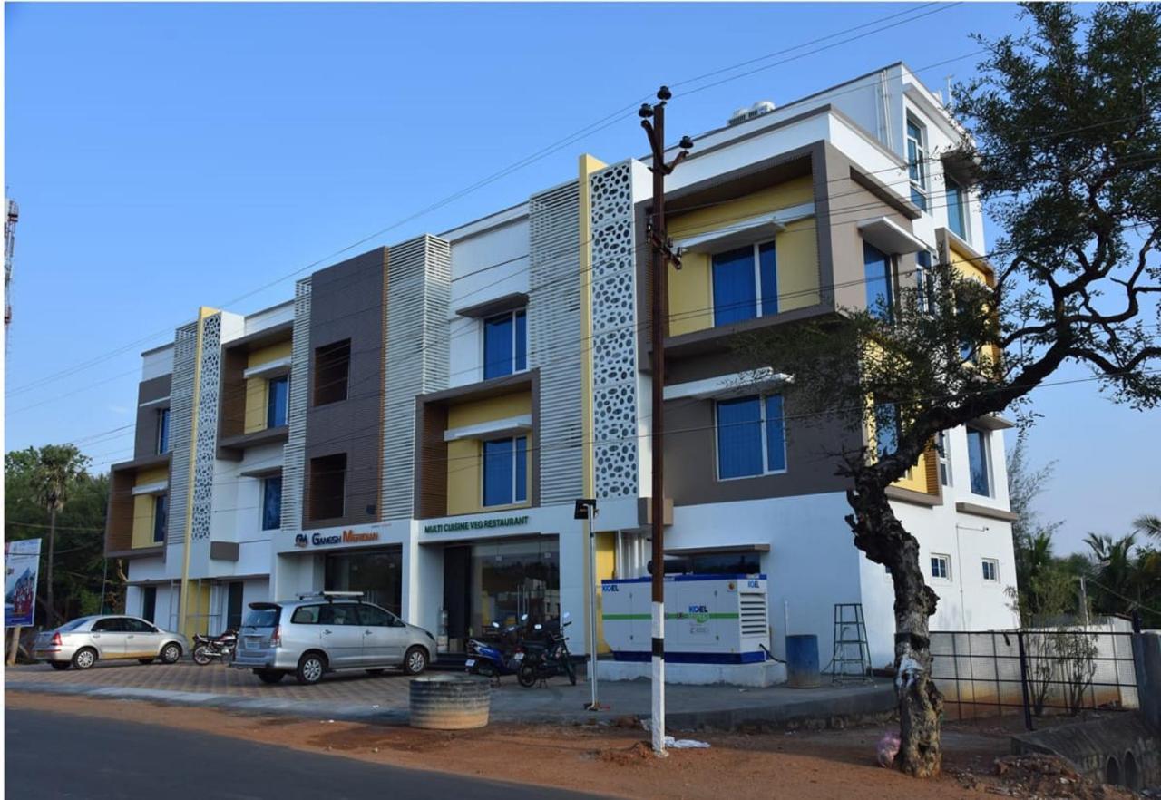 Ganesh Meridian Tiruppattur Extérieur photo
